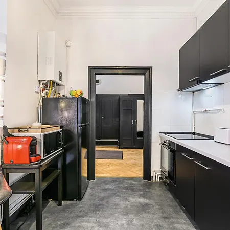 Colins Place Apartment