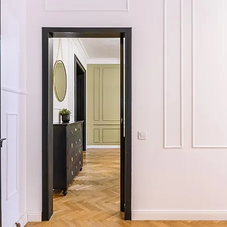 Colins Place Apartament Brașov