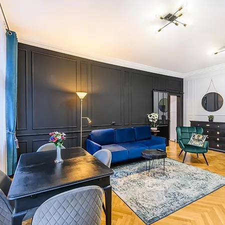 Colins Place Apartament Brașov