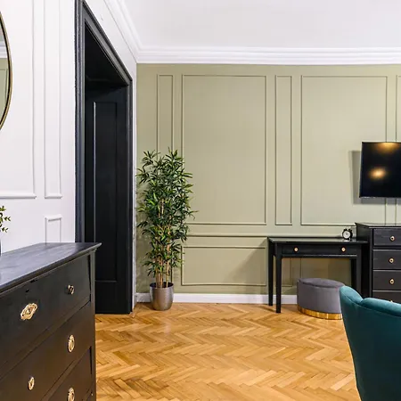 Colins Place Apartment