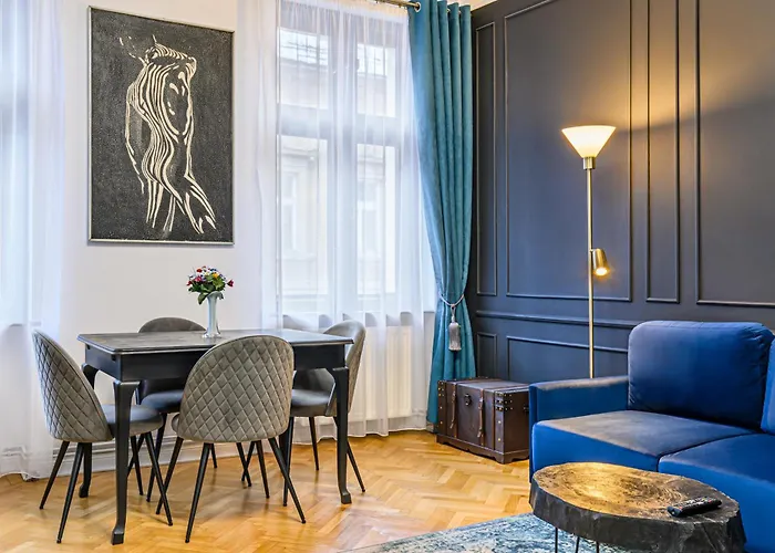 Colins Place * Brašov